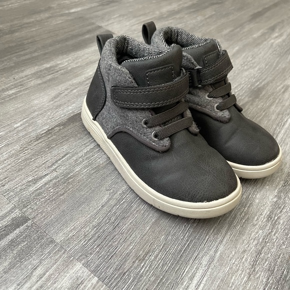 Toddler Boy Shoes size 8 - Picture 8 of 9